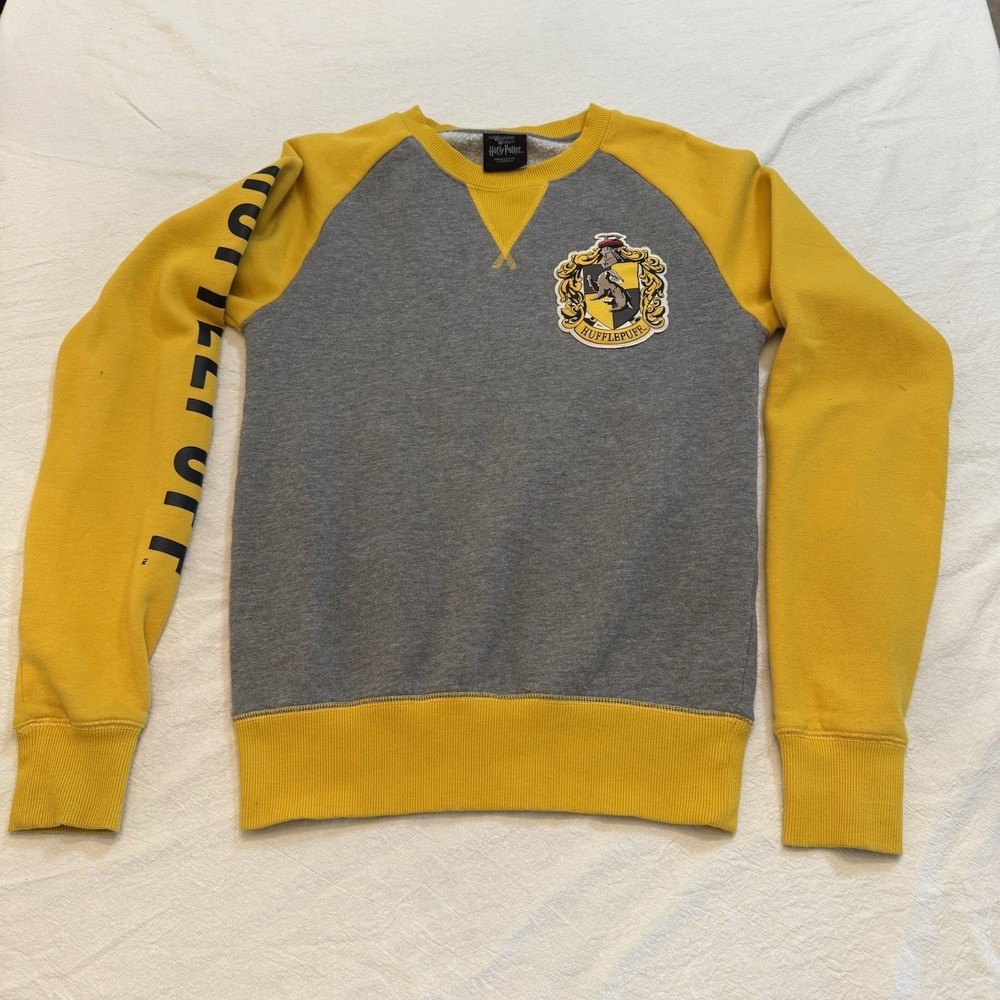 Universal Studios Harry Potter Hufflepuff Raglan Sweatshirt XS Grey Yellow House